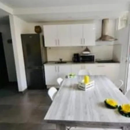 Olas Apartment *